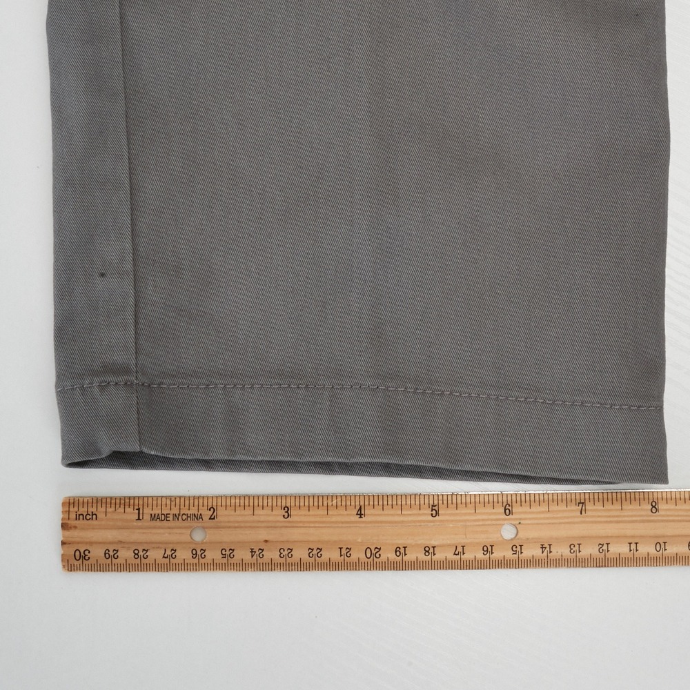 IZOD Performance Stretch Pants Mens 42x32 Grey Straight Smoked Pearl - Picture 12 of 15